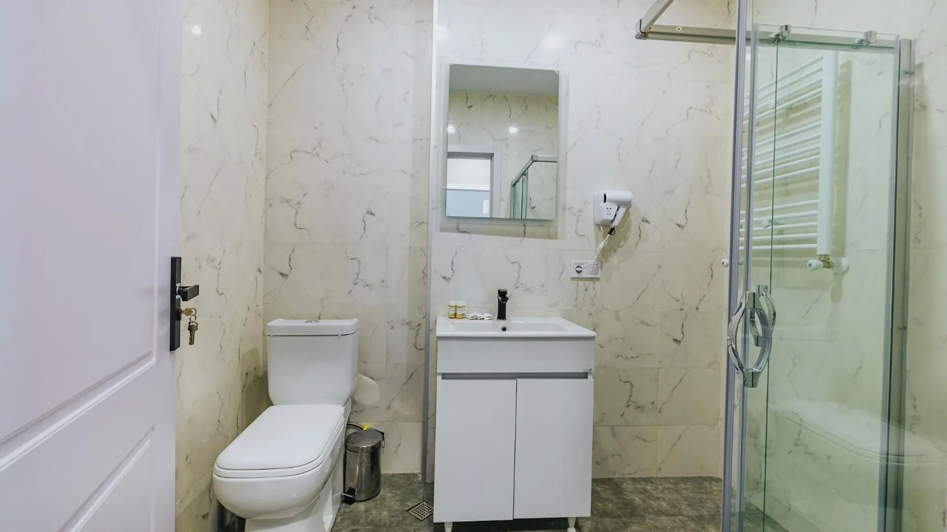 Otel Komunna Luxe Batum